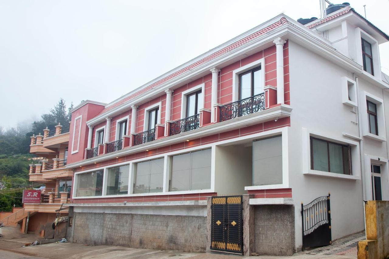 Oyo 16773 Hillcrest Metro Hotel Ooty Buitenkant foto