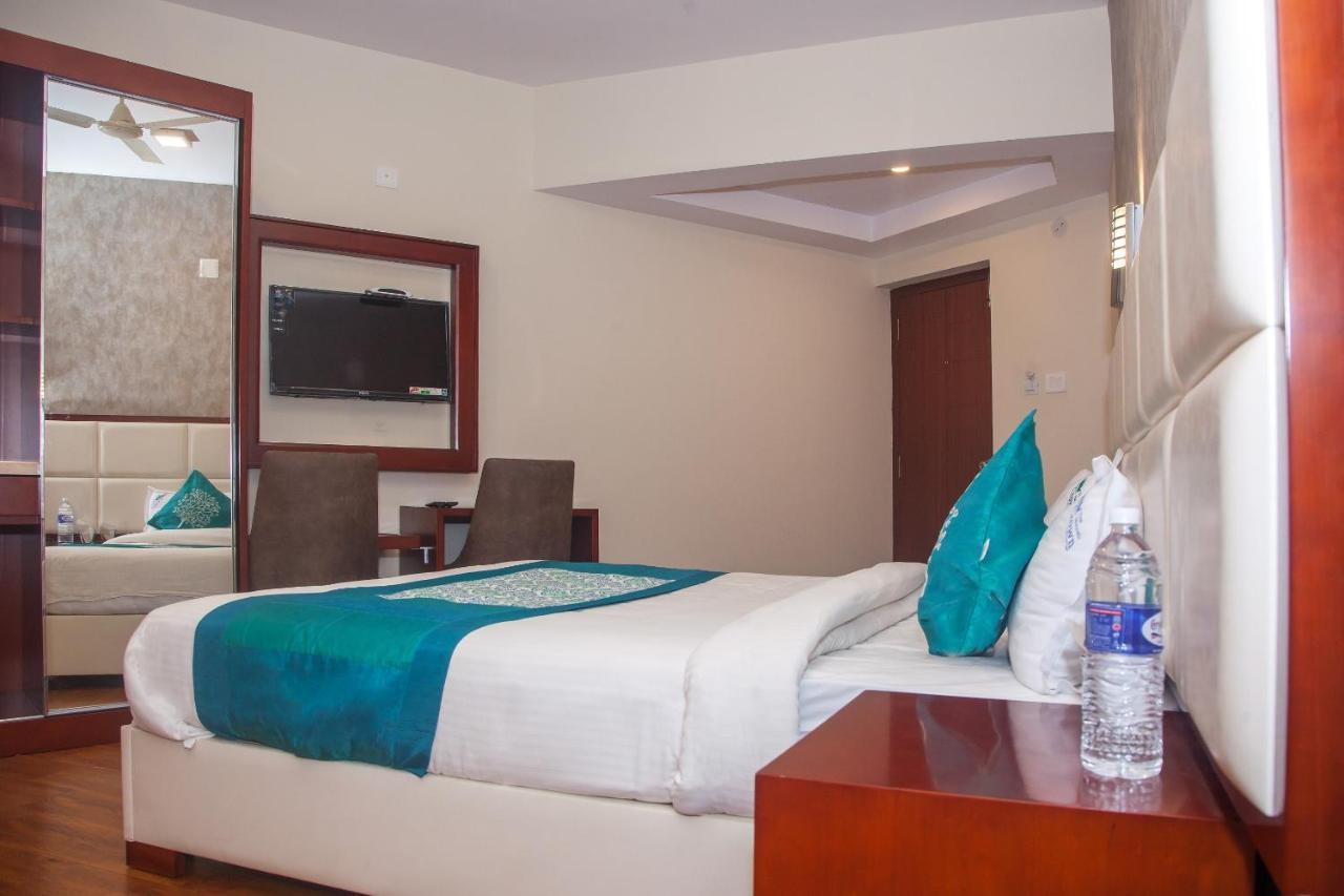 Oyo 16773 Hillcrest Metro Hotel Ooty Buitenkant foto
