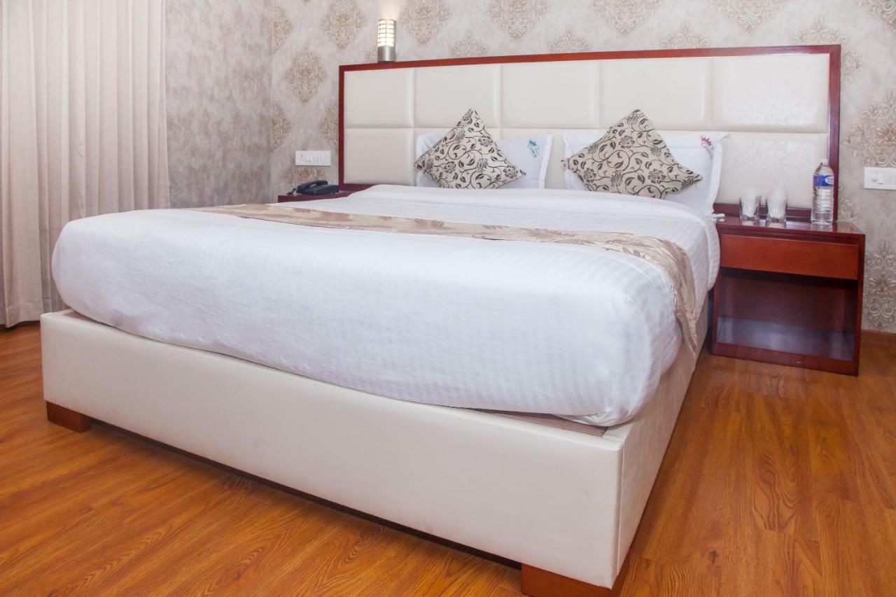 Oyo 16773 Hillcrest Metro Hotel Ooty Buitenkant foto